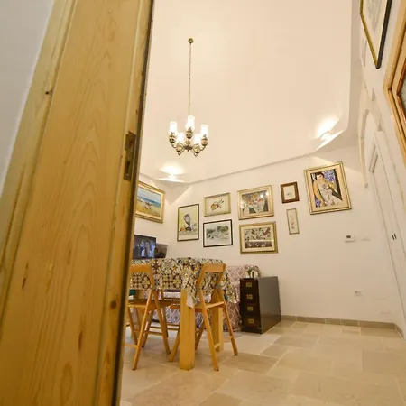 Ostuni Guest House 오스투니